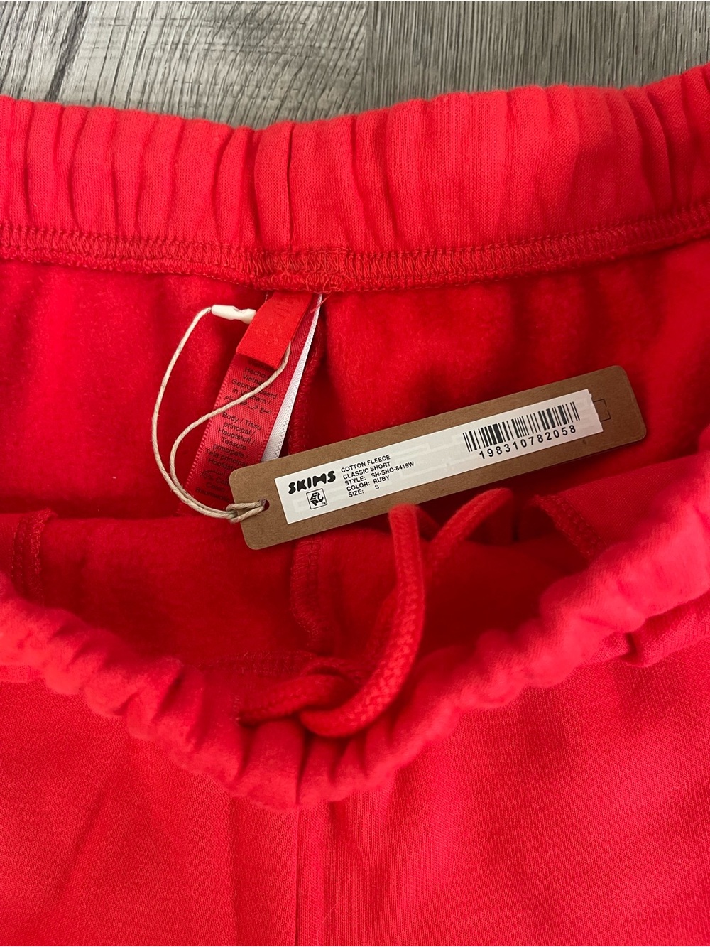 NWT SKIMS Cotton Fleece Classic Short in Ruby sz S - RARE - Picture 4 of 7